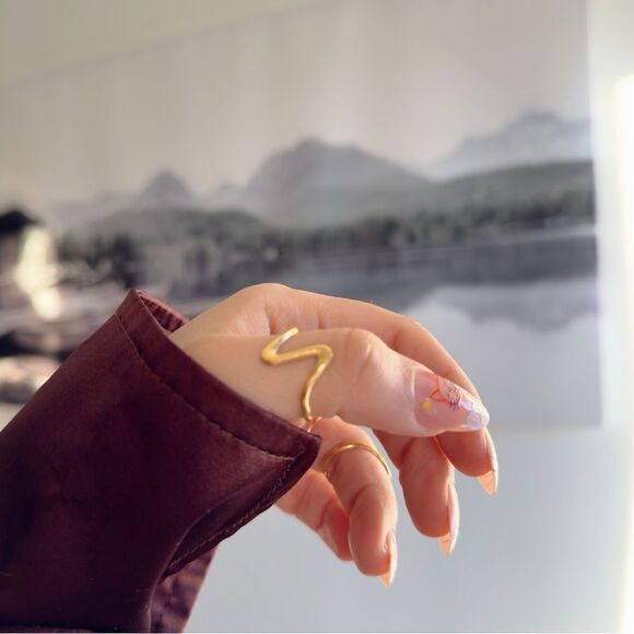 18k gold plated stainless steel minimalist cuff ring - Picture 9 of 9